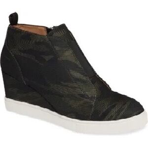 Linea Paolo Felicia III Wedge Sneaker Camo, Size 8